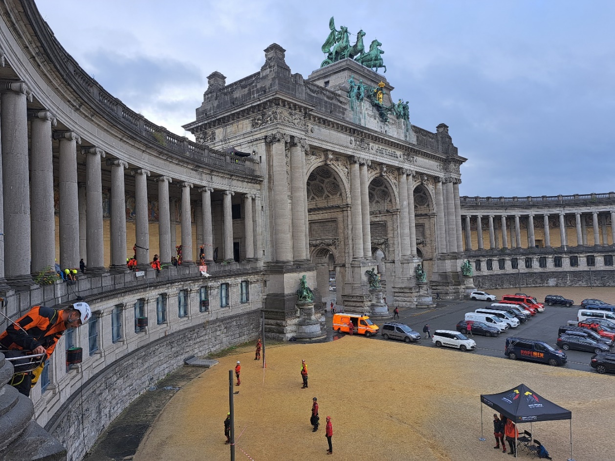 dış mekan, bina, gökyüzü, araba içeren bir resim Açıklama otomatik olarak oluşturuldu
