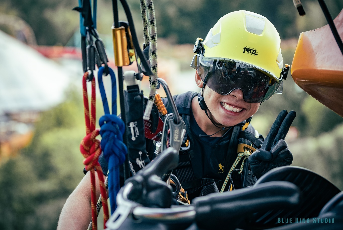 dış mekan, kişi, şahıs, kask, macera içeren bir resim Açıklama otomatik olarak oluşturuldu