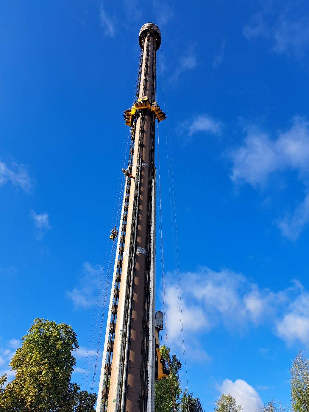 gökyüzü, dış mekan, mavi, motor içeren bir resim Açıklama otomatik olarak oluşturuldu
