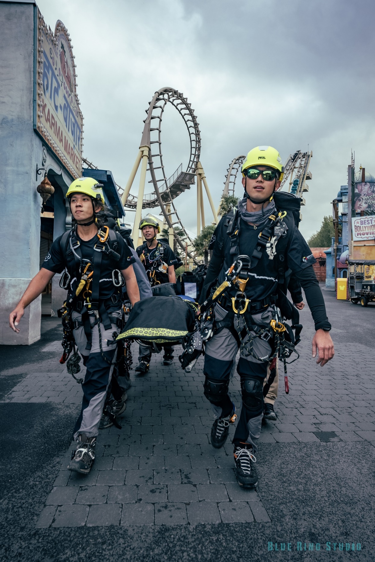gökyüzü, kask, dış mekan, giyim içeren bir resim Açıklama otomatik olarak oluşturuldu