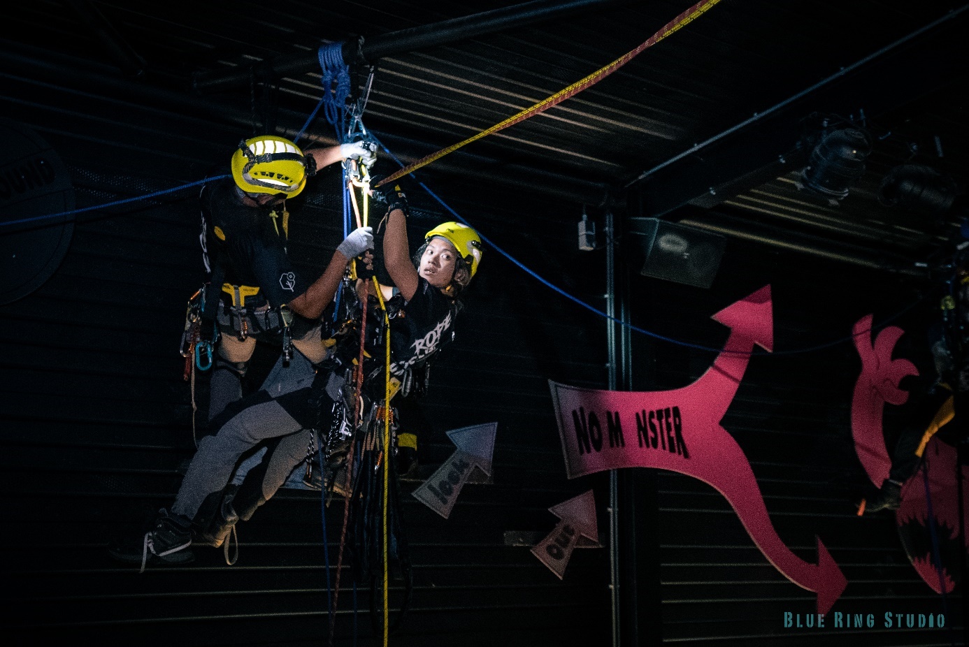 salıncak, sallanma, caz stili, gitar, eğlence, icraat göstermek içeren bir resim Açıklama otomatik olarak oluşturuldu