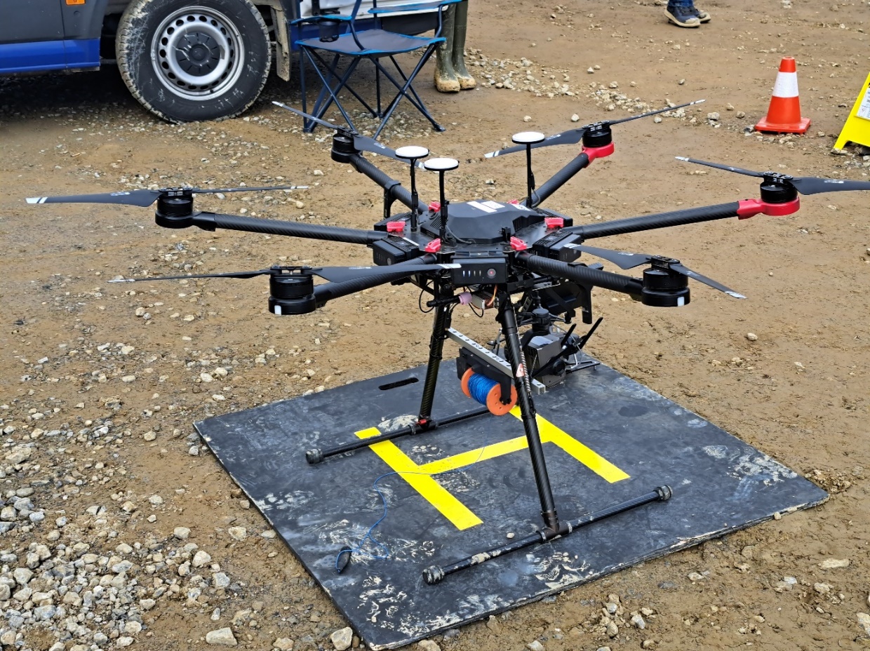 yer, dış mekan, araba lastiği, tekerlek içeren bir resim Açıklama otomatik olarak oluşturuldu